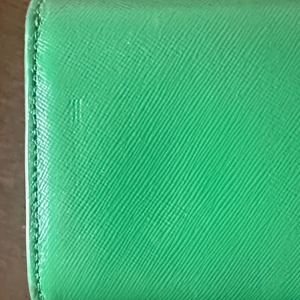 Tory Burch Bright Green Leather Continental Wallet with Gold Logo - Picture 7 of 13